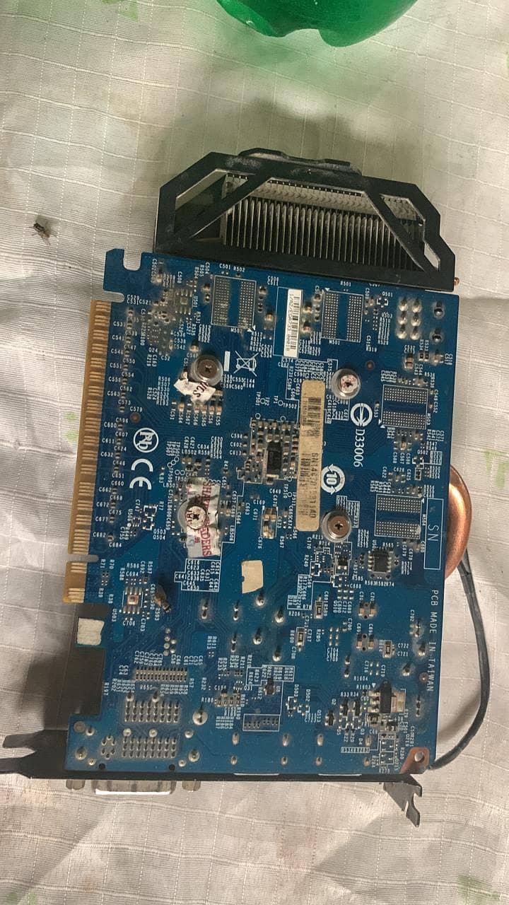 Graphic card : Nividia gtx 750 ti 256 bit DDR 5  in good condition 3