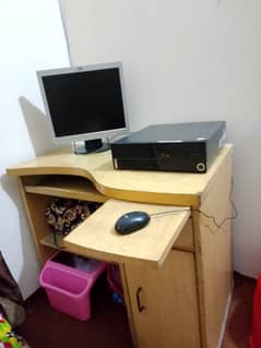 80 gb hard 4 gb ram all ok for sale 17 inch LCD for sale wifi connect