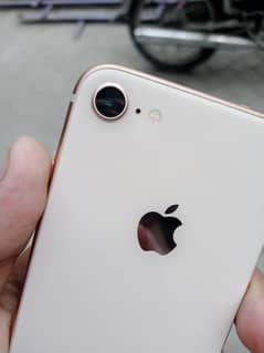 iphone 8 non PTA argent sall  all ok