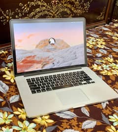 Apple Macbook Pro 15" ( 16gb/128gb )