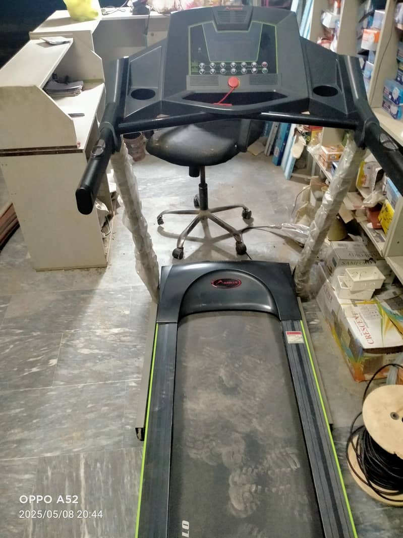 treadmill Apollo smart just like a new good condition 1