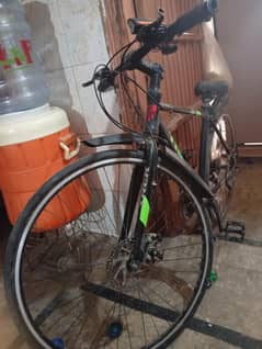 TREK BICYCLE WITH GEARS Urgently sell