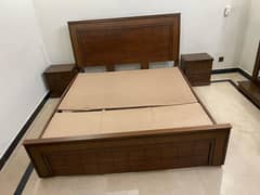 king size bed in good condition without mattress