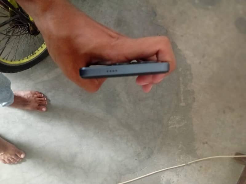 Tecno spark20c black colour 10/10 condition 5