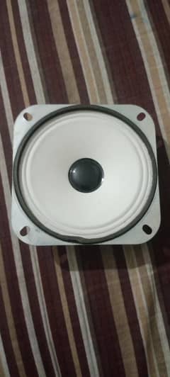 it's woofer 10/10 condition amazing sound