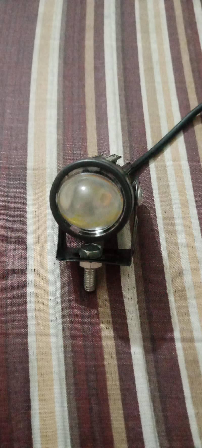 so amazing fog light 10/10 condition no box amazing light two colour 1