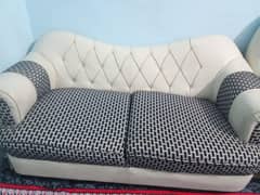 Sofa Set 7 Seater off-white and Black 10/10 condition!