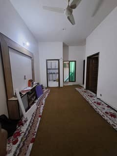 upper portion available for job holders and bachelors near Ucp university basharat chowk