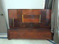 Bed with 2 side tables