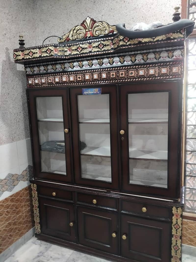 bed with side table and dressing table and almari 3