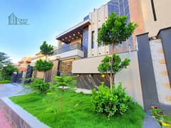 Designer 10 Marla House With Spacious Street View