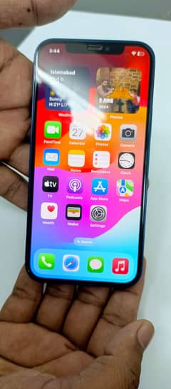Apple iPhone 12