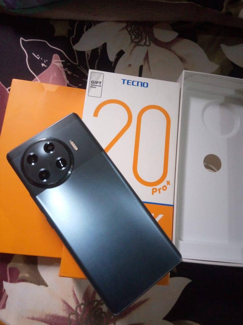 spark 20 pro plus with cmplt box 0