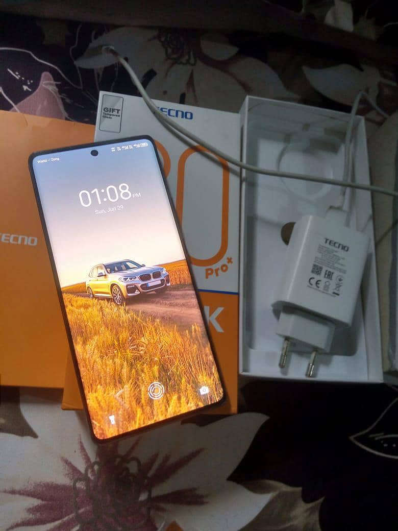 spark 20 pro plus with cmplt box 1
