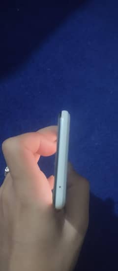 google pixel 3 4/64gb non pta.  10/10 exchange possible