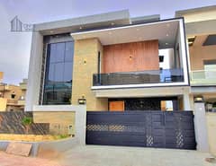 Designer 10 Marla House On Hill Top Peaceful Location