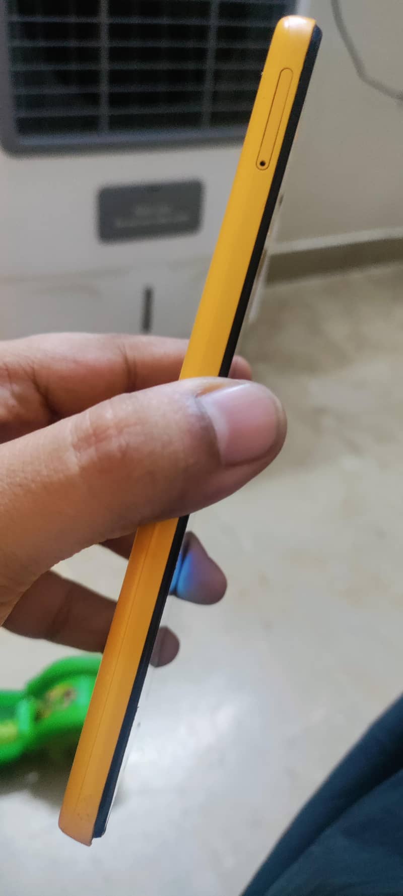 Good condition phone in less price 2
