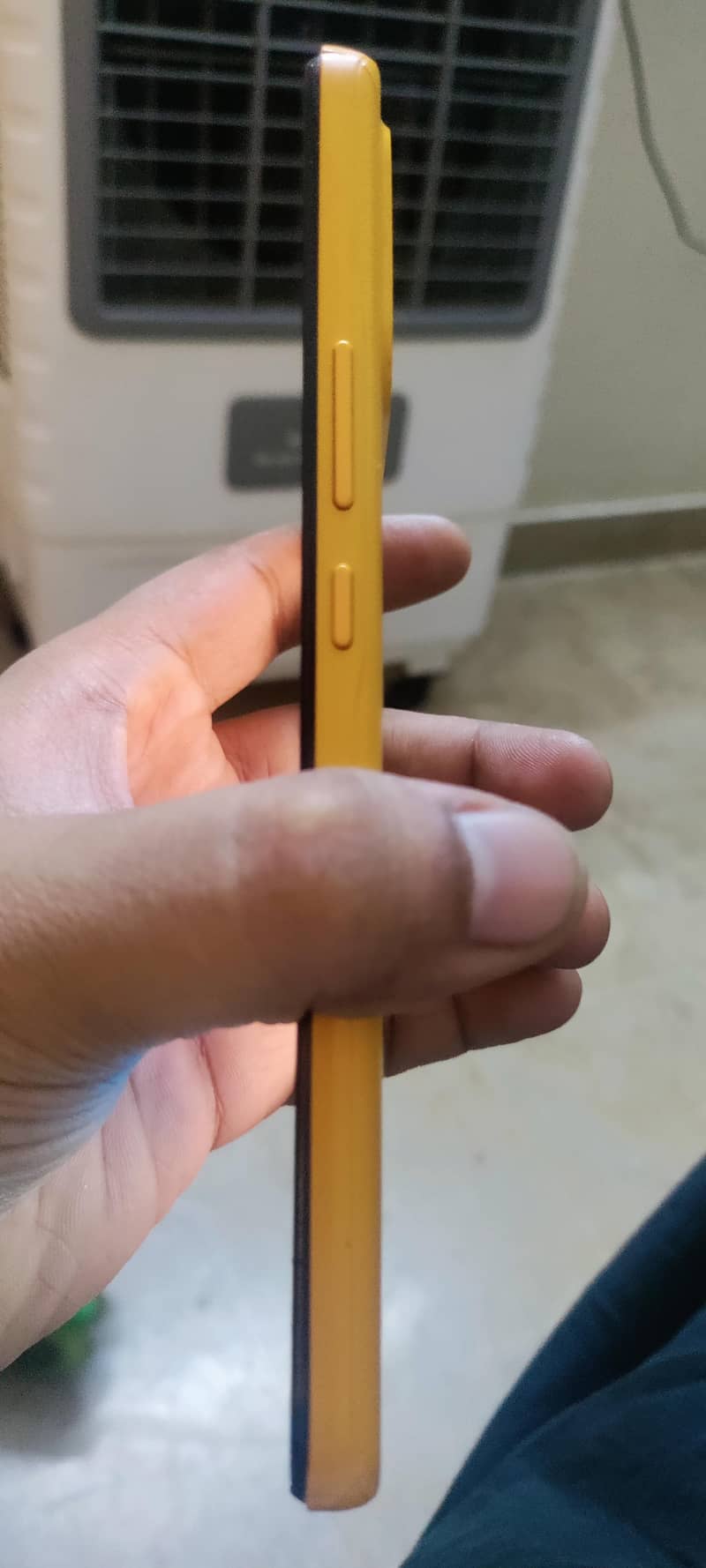 Good condition phone in less price 3