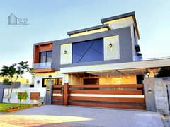 Designer 1 Kanal 6 Bedroom House On 80 Ft Boulevard