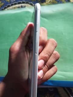 iPhone 8 64 Gb with original charger only 17000 battery health 100