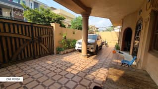 400 Sq. Yd House for sale ground plus 2.5 at FB area block 11B