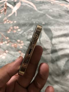 I phone 12 pro max gold 92 helth
