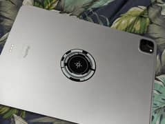 ipad M2pro 128 gb with box charger 10/10 condition