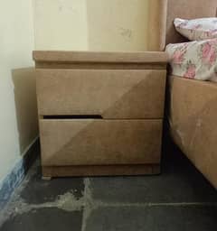 bed with 2 side table