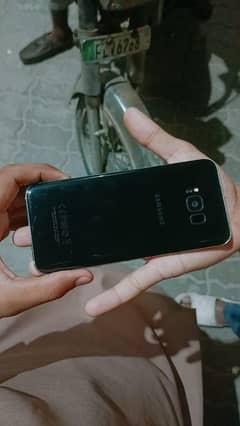 only exchange  possible . Samsung s8 plus edge ma hy screen with box