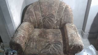 Good brand good condition age is 7 years