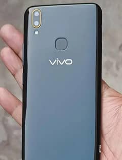 noVivo Y85 daba sath hain 10 by 10 phone charging Nahin sath