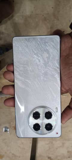 Techno Camon 30