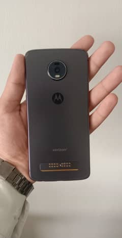 Moto Z4