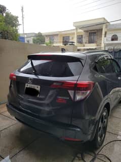 Honda vezel 2015 model