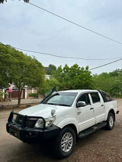 Toyota Hillux Vigo 2016 model Automatic
