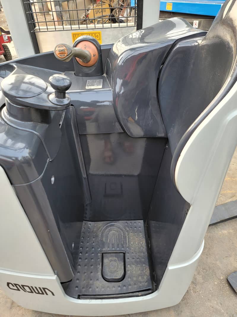 CROWN RD5725-30 Reach Truck Stacker Lifter Forklift Electric Forklift ...