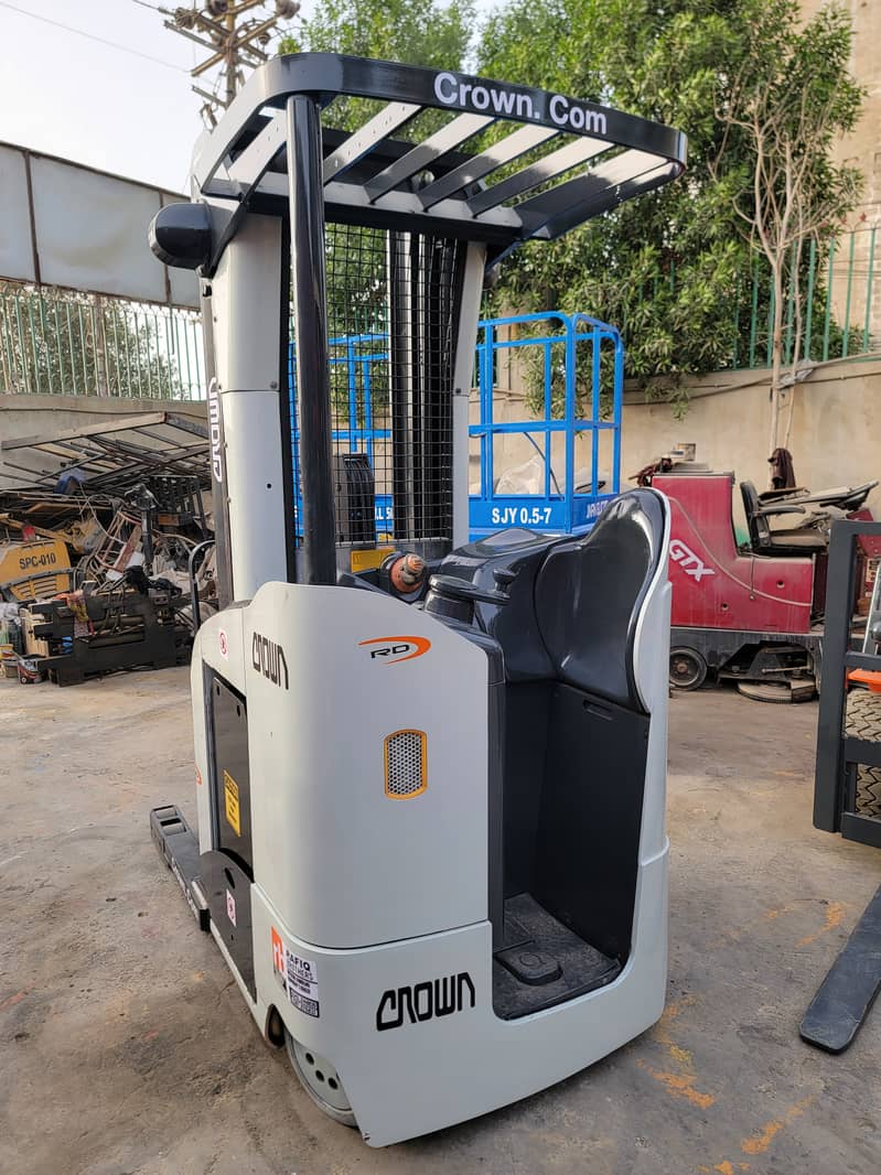 CROWN RD5725-30 Reach Truck Stacker Lifter Forklift Electric Forklift ...