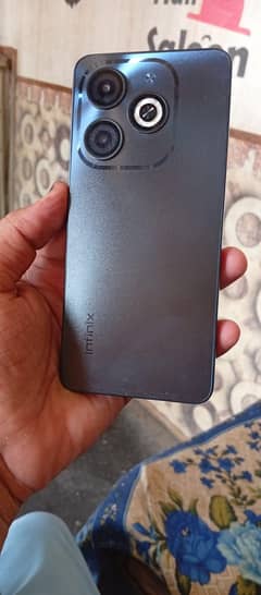 Infinix smart 8      4+4 64