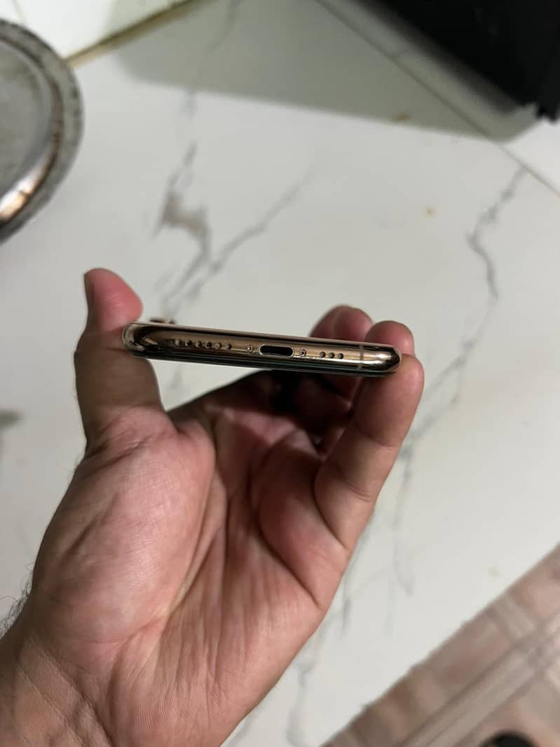 iphone XS factory unlock 2