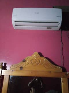 DC inverter ac he 1 TN ka bht acha h ok h cooling achi h