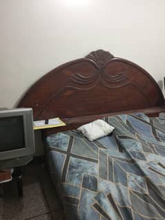 WOODEN KING BED WITH MATTRESS