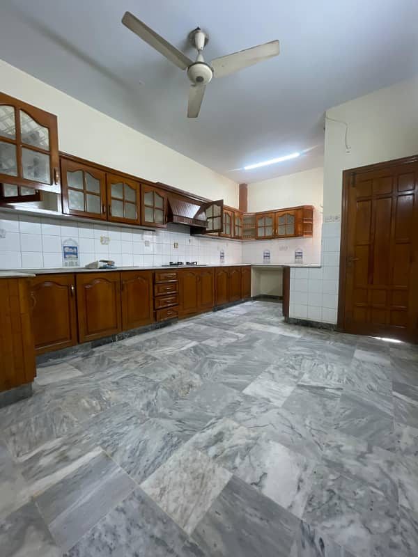 Upper Portion with Seperate Gate and Servent Quarter 12