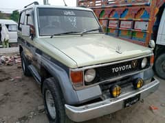 Toyota Land Cruiser RMR Jeep with 2L-t