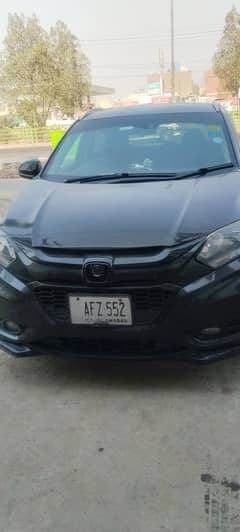 Honda Vezel with sunroof