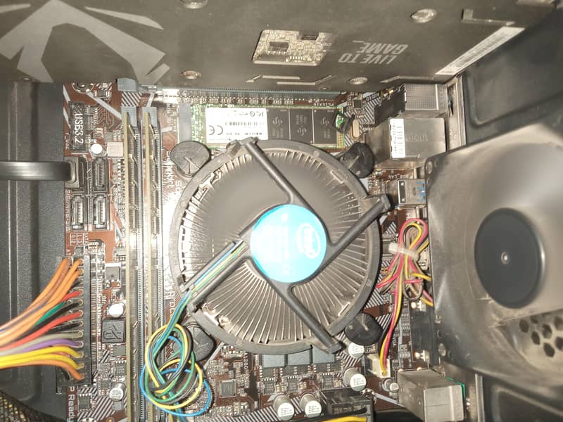 Intel Core i3 10100(10th Gen) Processor with stock cooler 0