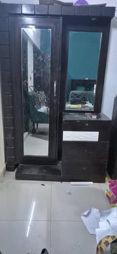 Dressing table