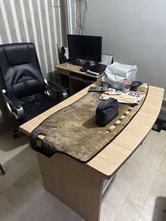 Office chair and table