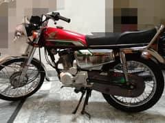 Honda 125 self start model 2023 condition 10/9