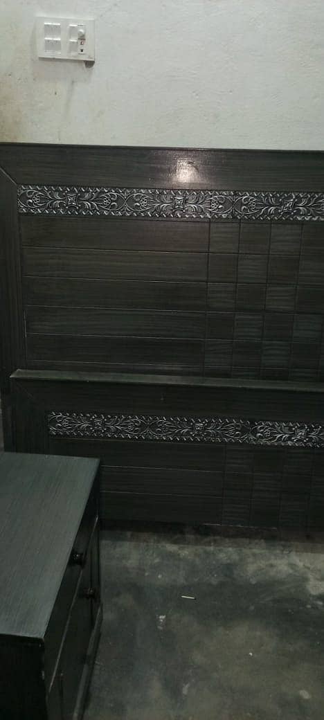 New condition bed few month use with dressing table 0