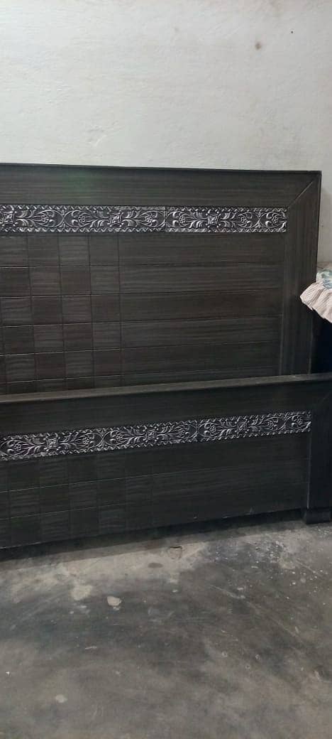 New condition bed few month use with dressing table 2